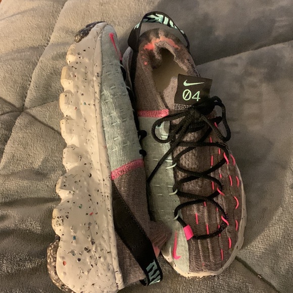 Super cute and comfy stretchy Nike - Picture 5 of 6